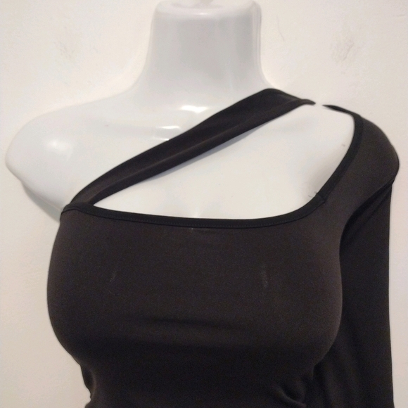 Forever 21 - One Shoulder Long Sleeve Satin Top - Picture 3 of 12
